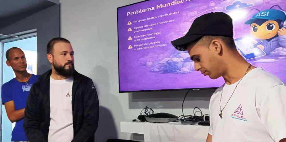 LaAnir1 Exposición SOluciones Cuba Sector de las comunicaciones Anir LasTunas