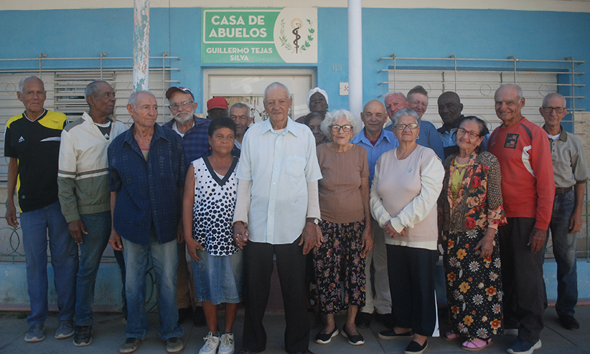 abuelos pareja de enamorados foto leanet 1