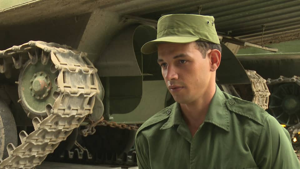 soldado yisandro dayana las tunas