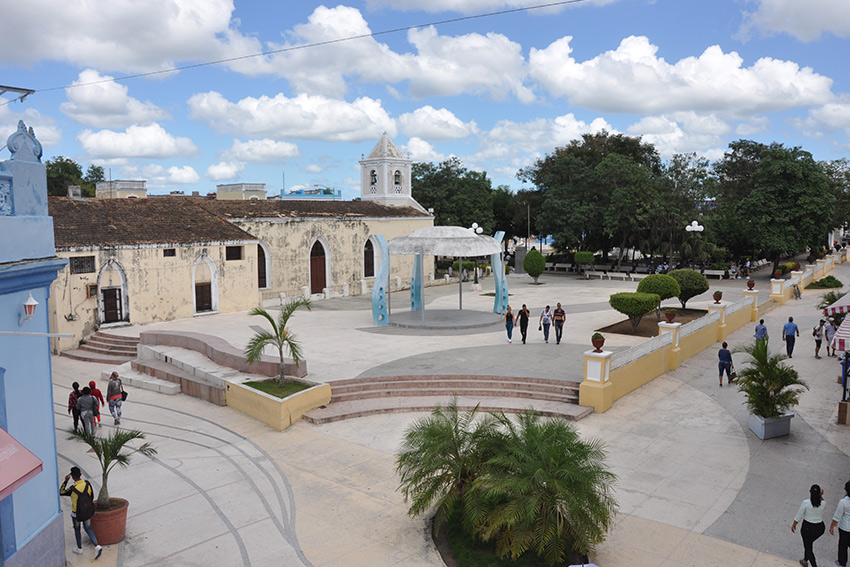 The San Jerónimo Parish church is locate within the Vicente García Park