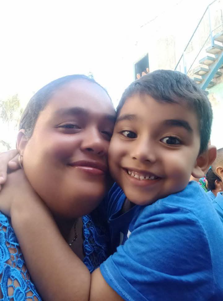 Dayana and his child