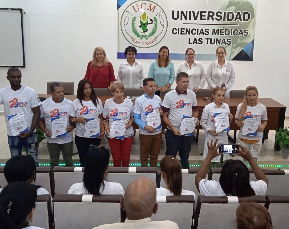 Sindicatos1 Delegados 22 Congreso de la CTC SNTS Las Tunas