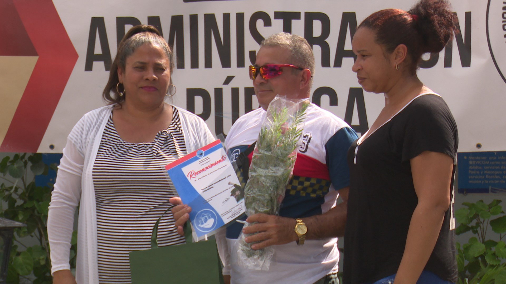 Workers  of the Las Tunas Communal Services Company were recognized on their Day.