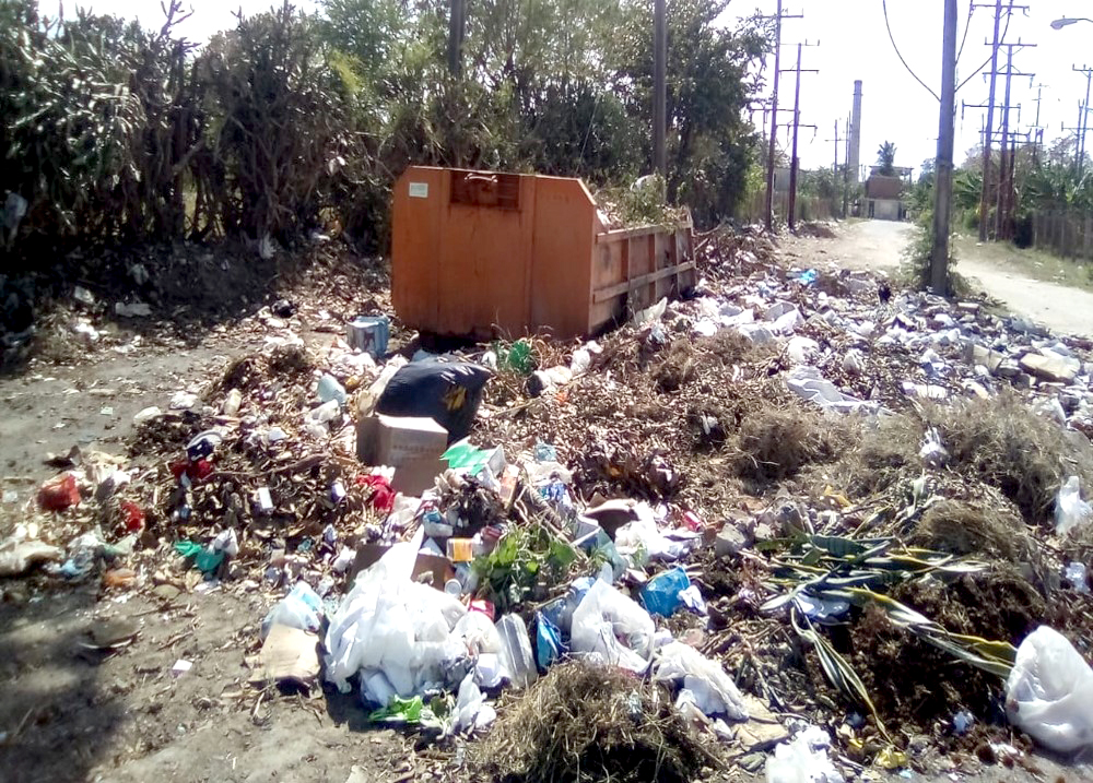 Lack of hygiene threathens health in Las Tunas neigborhoods. 