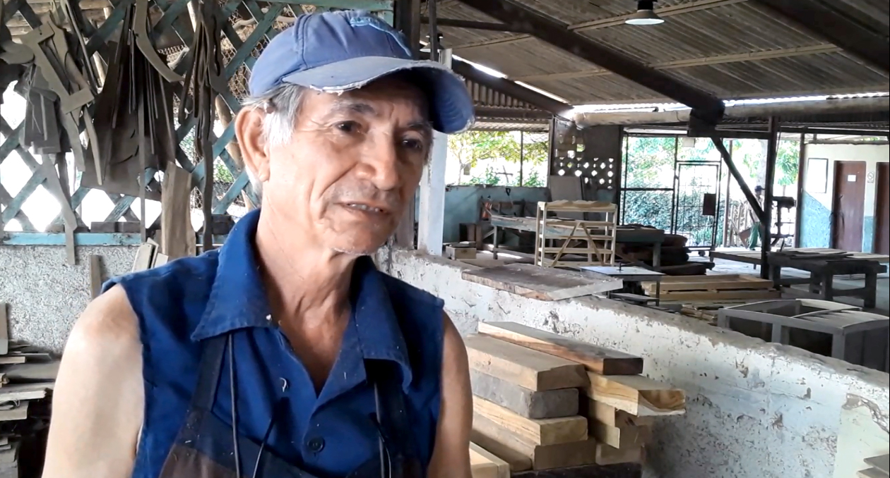 Carpenter Miguel la Rosa