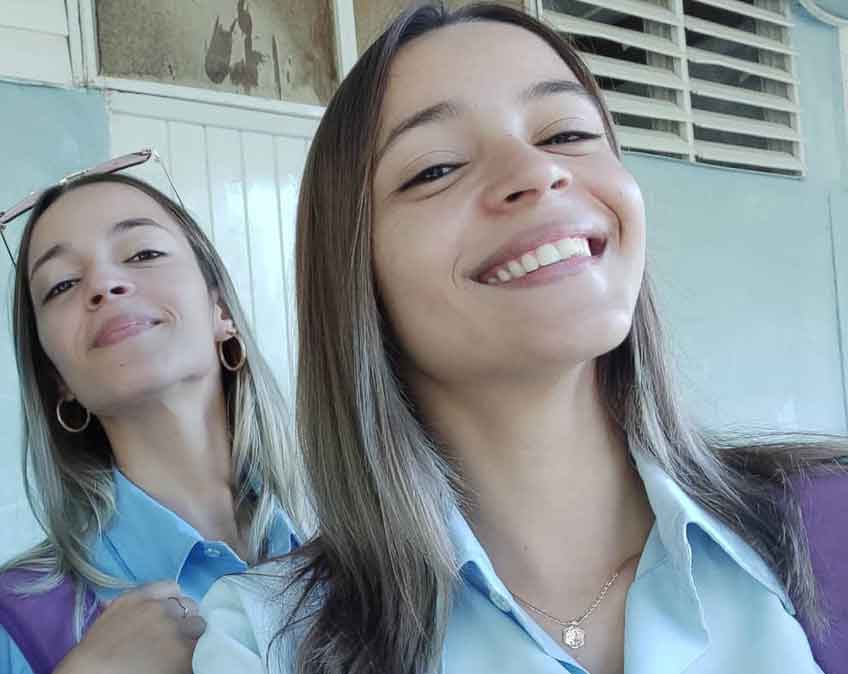 Lien y Lia Folgueira Acevedo,  ganadoras de un segundo lugar, del Concurso Internacional de Historia para Jóvenes Eustory