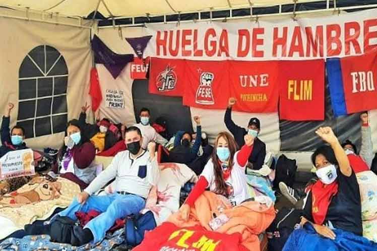 ecuador maestros huelga