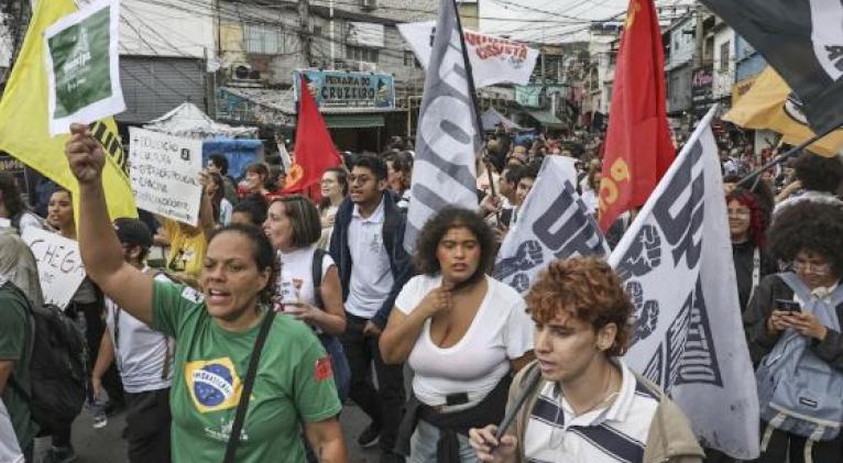 protesta favelas de rio de janeiro