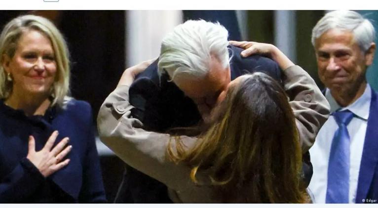 reencuentro assange
