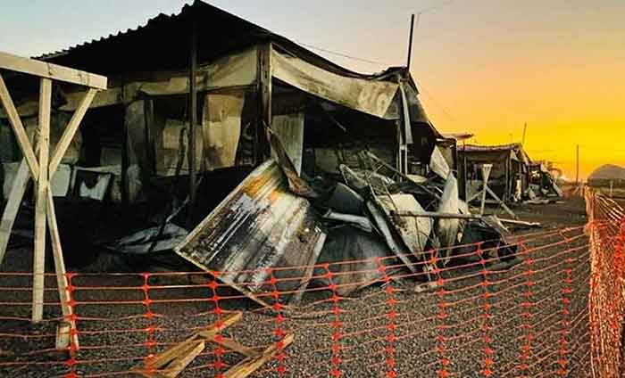 Los trabajadores laboraban en condiciones insalubres, con falta de ventilación, polvo excesivo e instalaciones de comedor inadecuadas.
