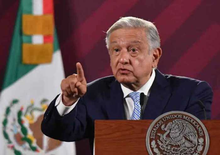 Lopez Obrador said that "we met and decided to invite the foreign ministers to analyze the situation."