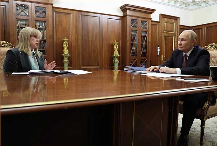 Encuentro del presidente Vladimir Putin con la president de la Comisión Electoral Central Ela Pamfílova.