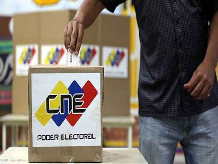 Se habilitaron nueve mil 963 mesas en ocho mil 630 centros de votación en todo el país.
