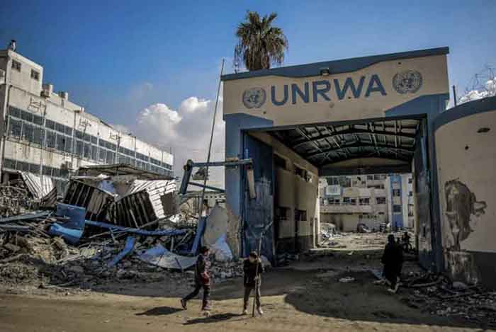 Adnan Abu Hasna, vocero de UNRWA, destacó que el gobierno israelí mantiene bloqueada la entrada a la Franja de una gran cantidad de ayuda