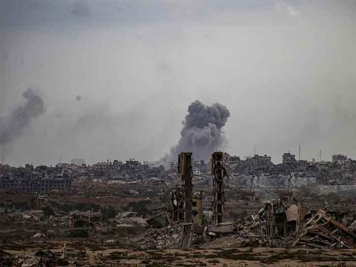 Israel continúaa los bombardeos contra diversos puntos en Gaz.