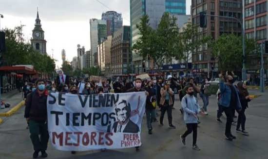 Chileans protest against Piñera after Pandora Papers case
