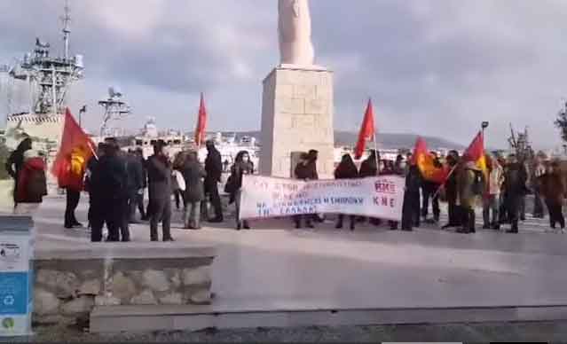 Protesta simbólica para reafirmar rechazo a la presencia de las naves de guerra de la OTAN.