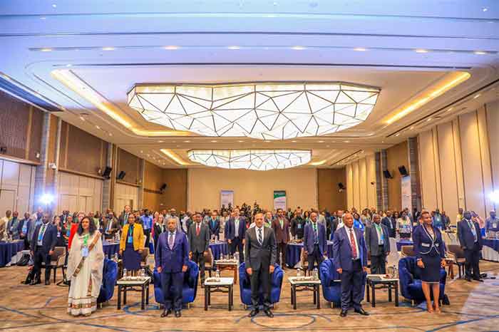 La edición 2025 presenta 124 artículos de investigación y debates que buscan establecer un Marco Común de Evaluación Continental.