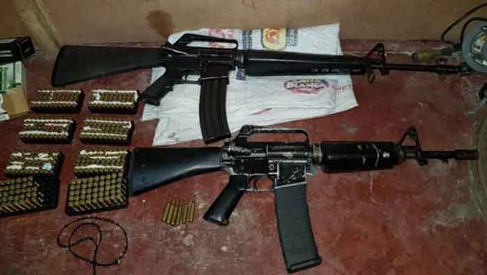 The National Civil Police (PNC) seized two assault rifles after the arrest of several alleged gang members