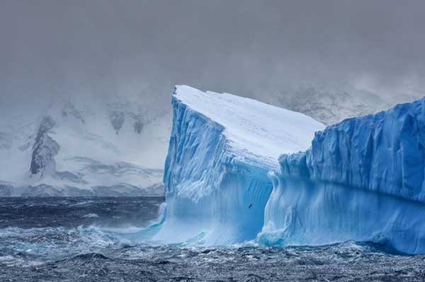 The A68a had a submerged depth of 200 meters, with an extension of 4,200 square kilometers,