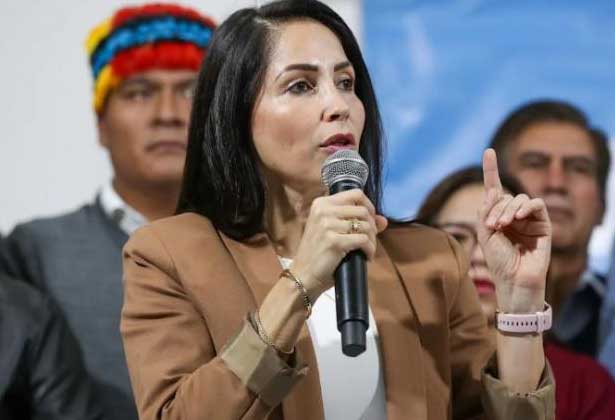 Luisa González is currently touring several European countries.