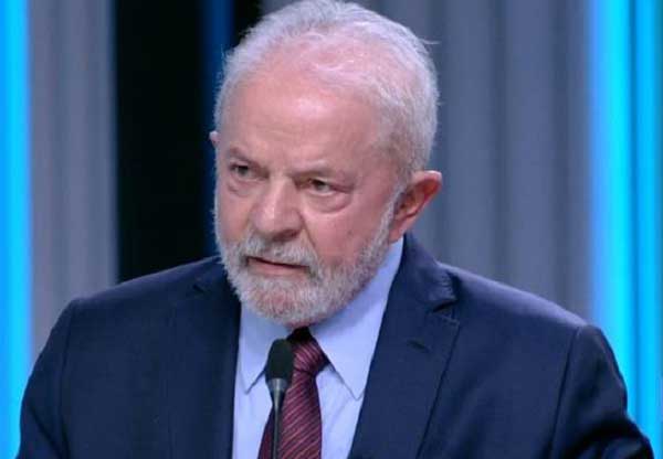 Lula, de 77 años, lidera las encuestas de intención de voto para el sufragio de octubre
