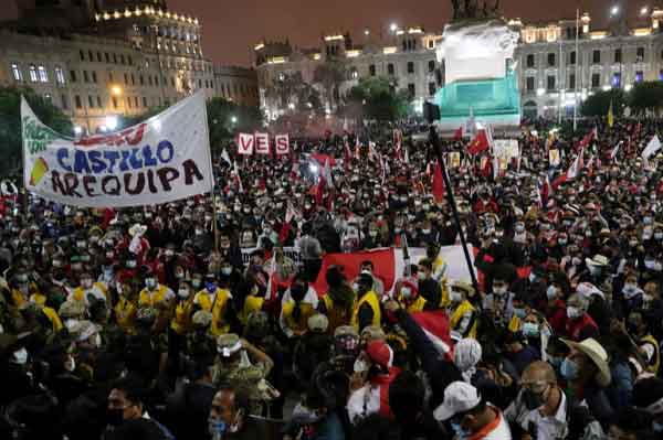Supporters of Peru's presidential candidate Pedro Castillo in Lima, Peru June 19, 2021 Photo: Sebastian Castañeda / Reuters