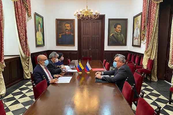 Los gobiernos de Venezuela y Rusia revisaron la amplia agenda multilateral y de cooperación