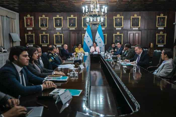 Reunión de la presidenta Xiomara Castro con el Consejo de Defensa y Seguridad