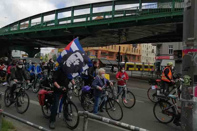 Bicycle rally in Germany against US blockade on Cuba