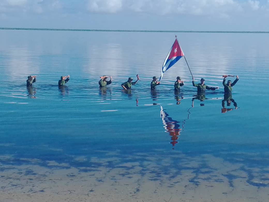 desembarco sinbolico granma puerto padre