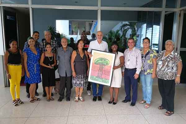 UPEC presents Dignity Award to Universidad de Oriente