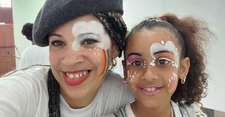 Actress Leonor Pérez with her youngest daughter, Laura Patricia.