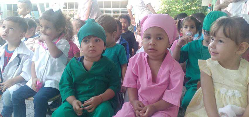 Día de la Enfermera Cuentacuentos en la jornada Un Abril por la Pediatría.