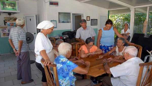 La atención al adulto mayor, un programa de salud basado en el amor