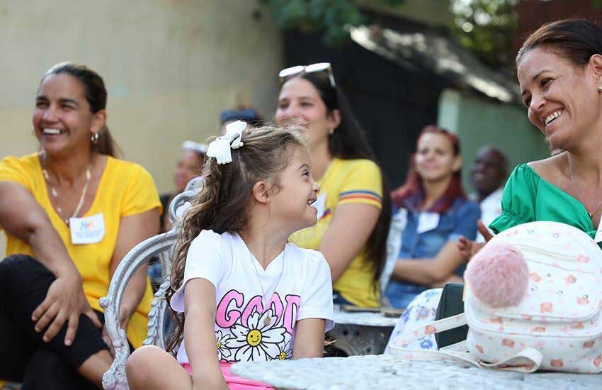Ana Bella junto a mamá Ana Iris.