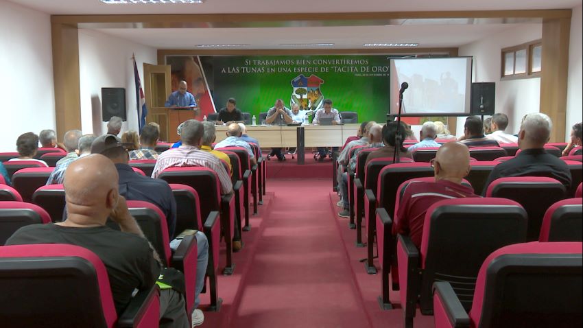 encuentro de lideres religiosos con autoridades de la provincia de las tunas 26 2 foto maikel rivero