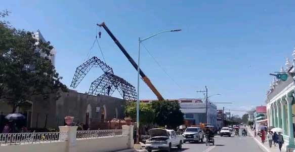 Izan estructuras para la nueva cubierta de la Parroquia San Jerónimo.
