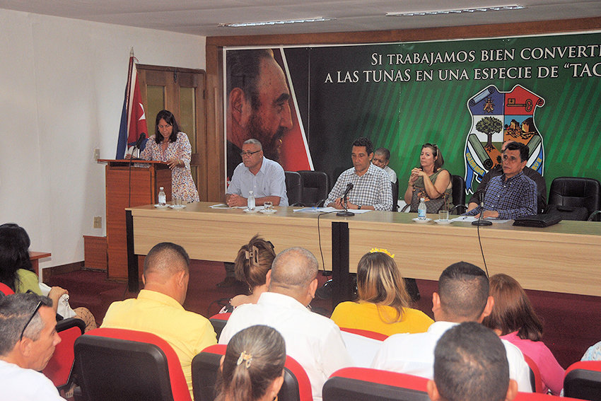 The Transport Minister Eduardo Rodríguez presided over the balance assembly of the sector in Las Tunas