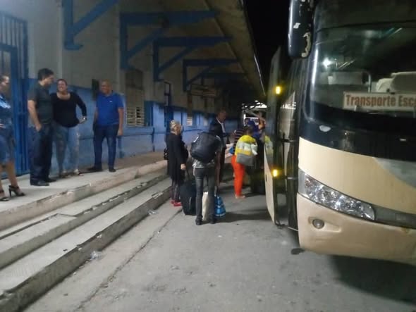 traslado pasajeros tras descarriles tren las tunas 2025 1