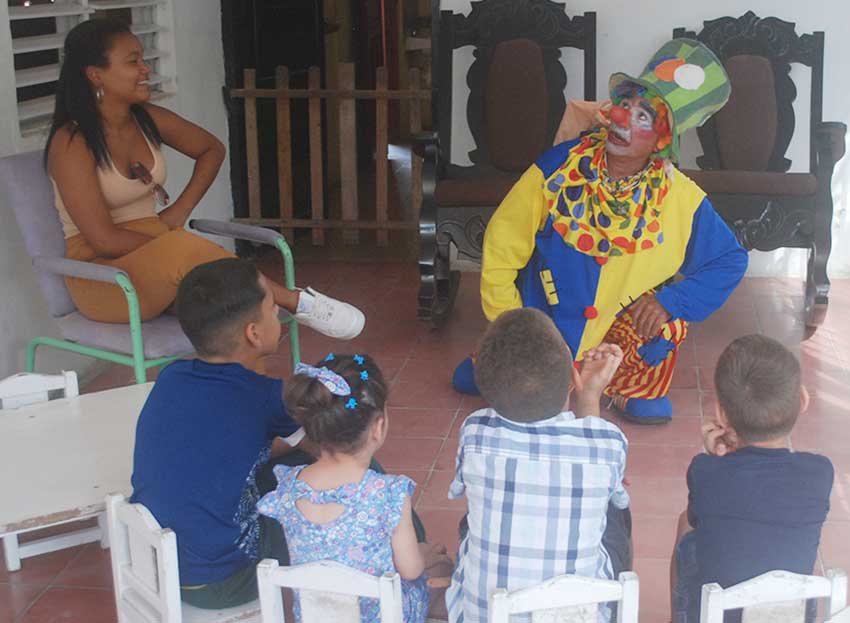 Proyecto “Por quien merece amor” celebra con niños sin amparo familiar aniversarios de la OPJM y la UJC.