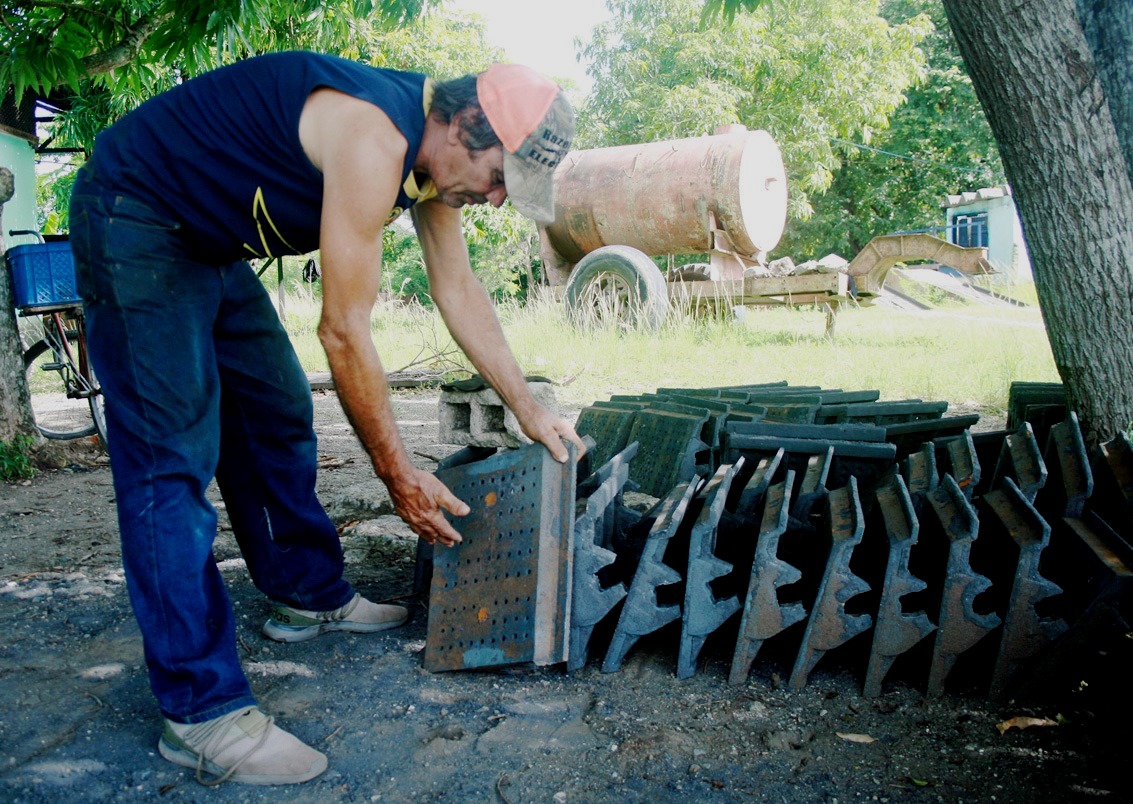 Eneltaller1 Talleres y Desmonte Azutecnia Las Tunas preparación zafra 2024 25