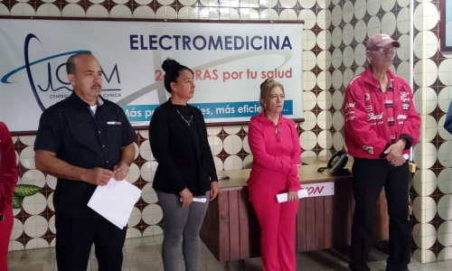 Con el trabajo y la voz contra el bloqueo imperial