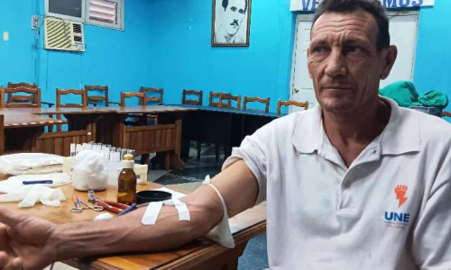 Donan sangre en saludo al 22 Congreso de la CTC