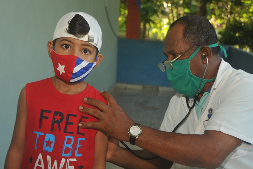 Children between 2 and 11 years of age began to receive their first dose of Soberana 02