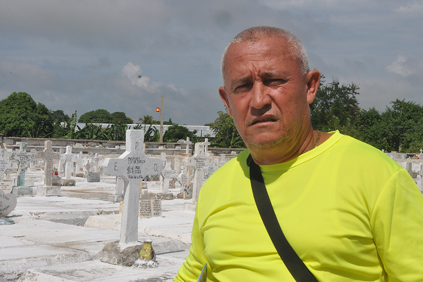 Jorge Gordales Reyes administrador del cementerio