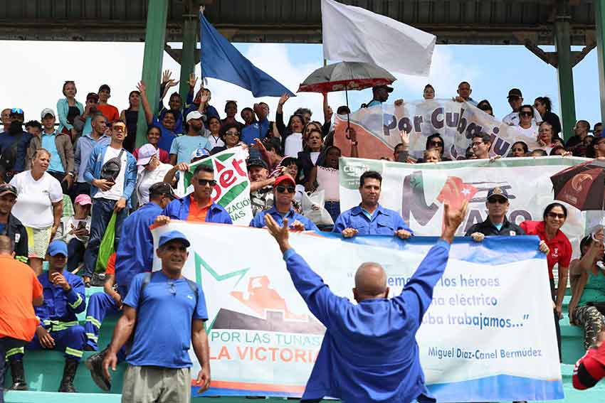 Trabajadores tuneros reafirman compromisos de cara al Primero de Mayo.