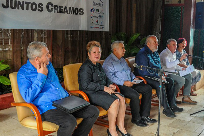 Cuban Prime Minister Manuel Marrero in act of recognition in salute to the Day of the Hotel and Tourism Worker.