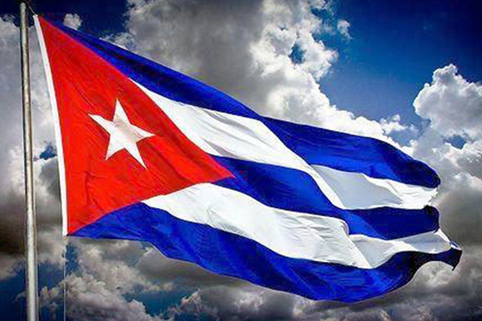 0 14 bandera cubana ondeando