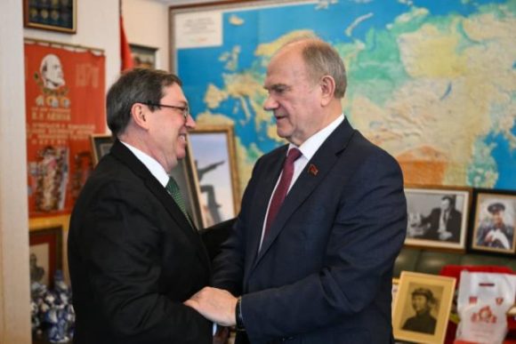 Bruno y autoridad rusa 580x387